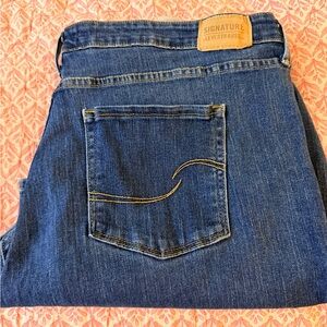 Signature by Levi Strauss Woman’s  Blue Denim Jeans 22W Long